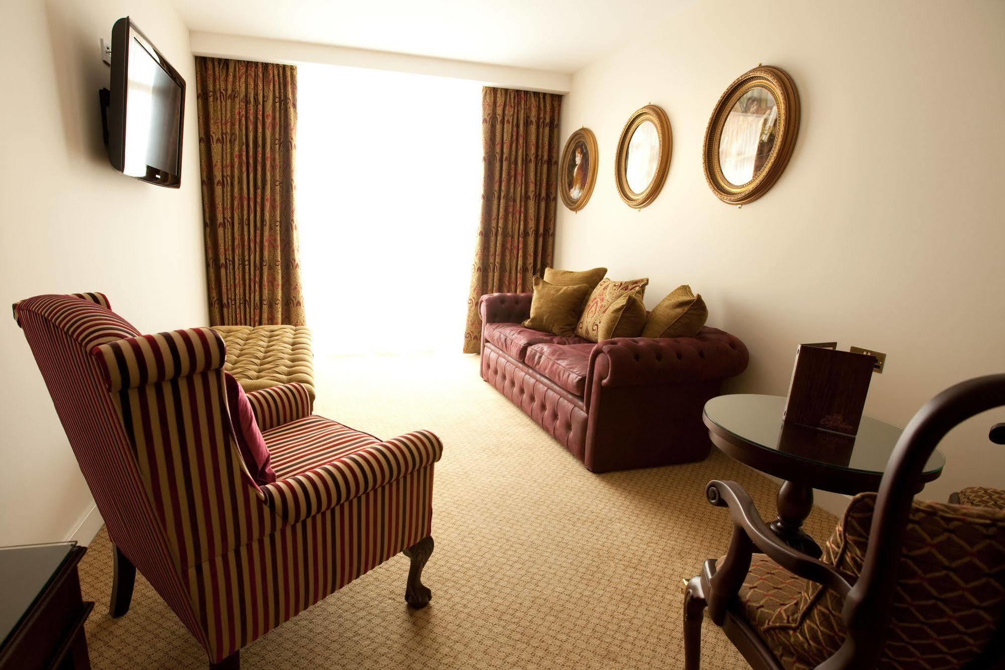 The Oxfordshire Golf & Spa Hotel Thame Exteriér fotografie