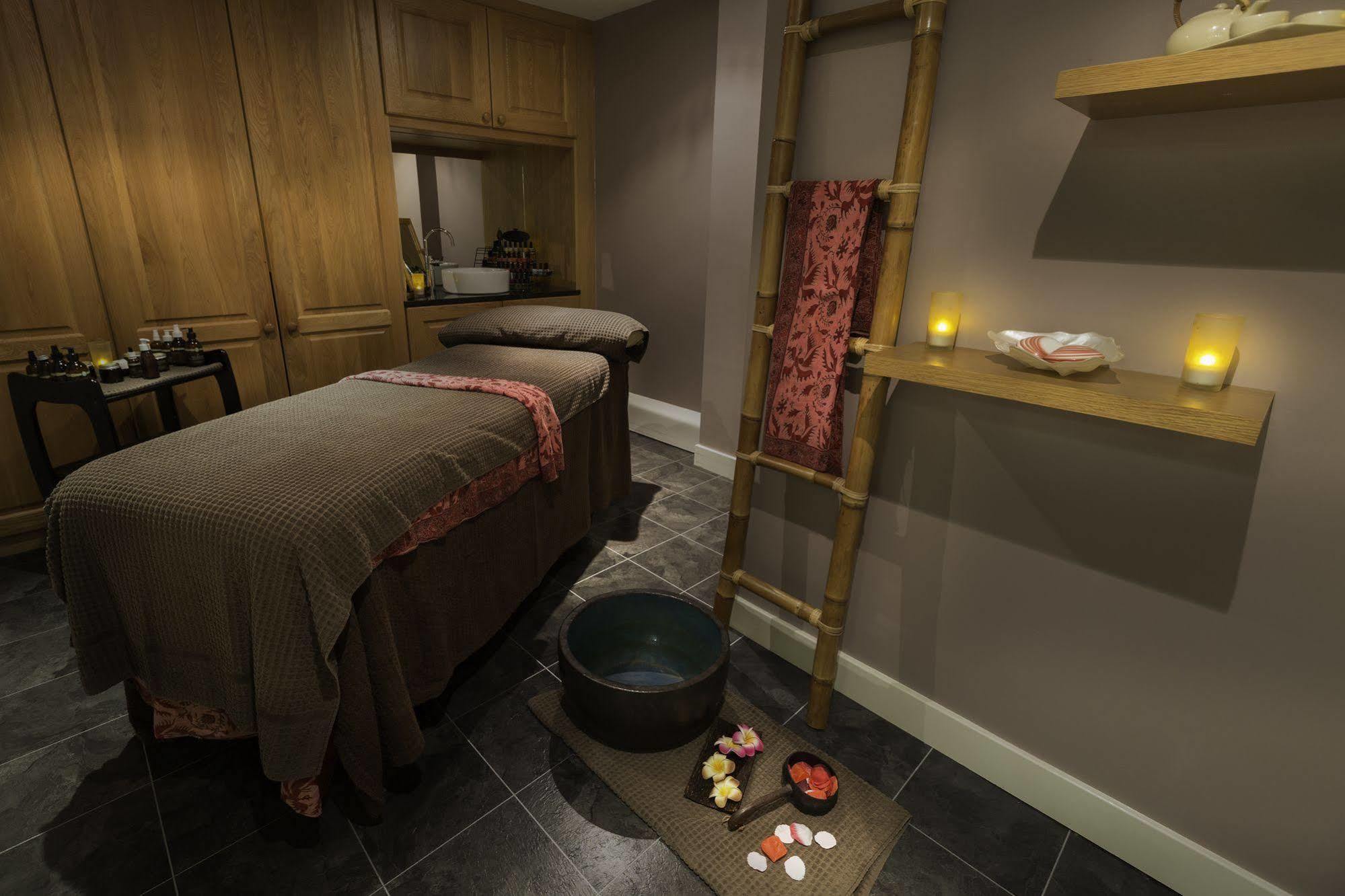 The Oxfordshire Golf & Spa Hotel Thame Exteriér fotografie